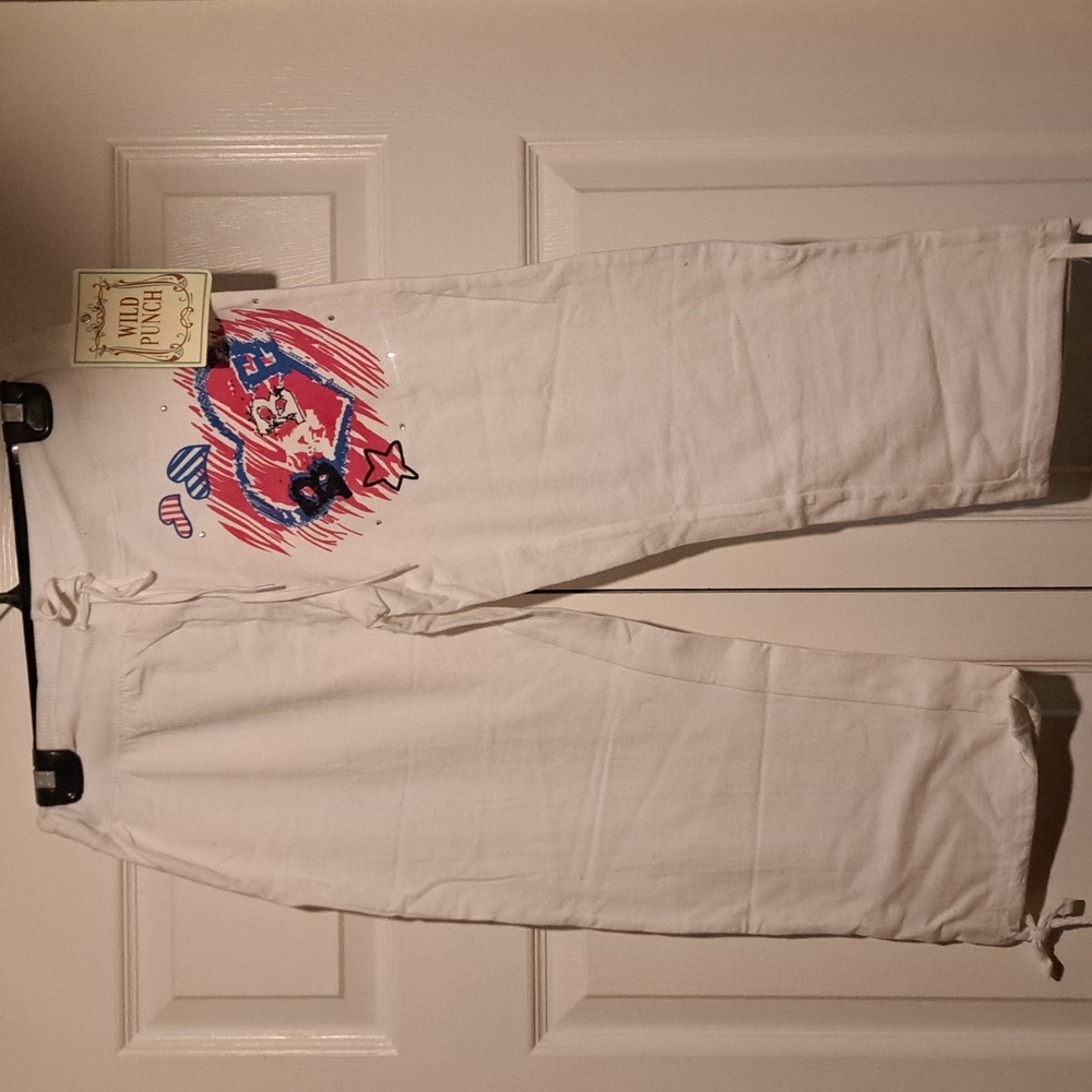 💘NWT White Women's Cargo capri Beach style Short pants & pink blue Heart design